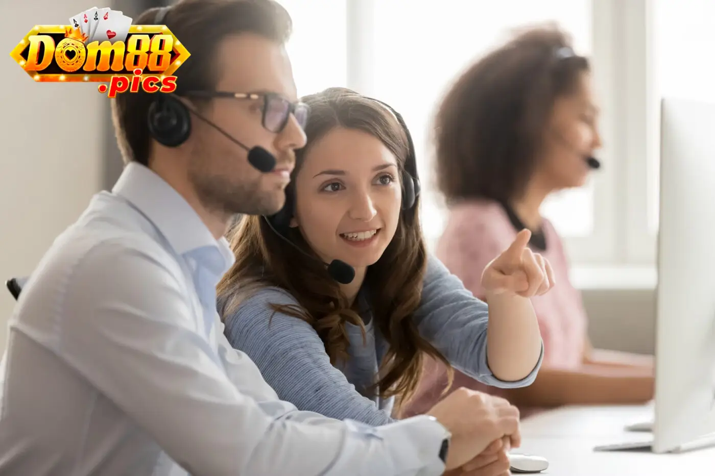 liên hệ 2 Các cách thức phổ biến để kết nối và nhận hỗ trợ từ dom88